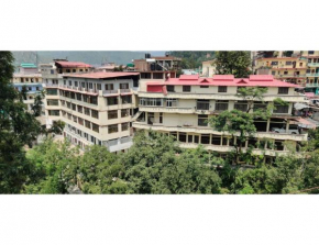 Raturi Hotel, Barkot